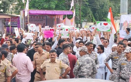 अचानक मुस्लिम युवक हजारोंच्या संख्येने का उतरले रस्त्यावर...
