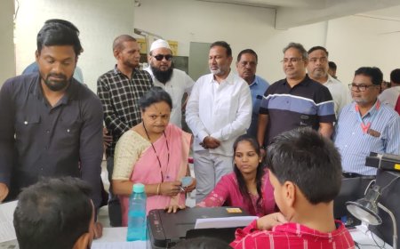 रोशन गेट परिसरात काँग्रेसने घेतला आधार अपडेट कॅम्प...