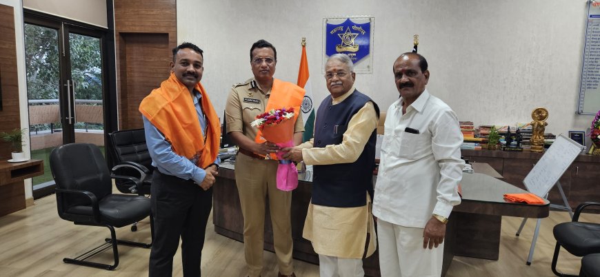 शहर ड्रग्जमुक्त करण्यासाठी कार्यवाईचे शिवसेनेने केले स्वागत, पोलिस आयुक्तांचा केला सत्कार...