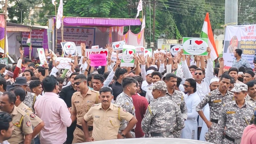 अचानक मुस्लिम युवक हजारोंच्या संख्येने का उतरले रस्त्यावर...