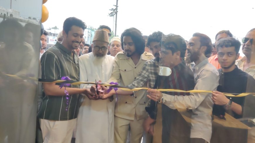 कटकट गेट येथे रिडर्स लेदर व लेनीन शाॅपीचे शानदार उद्घाटन...