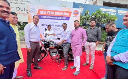 दसरा सोहळा, इंडियन ऑईल न्यू इयर धमाका ऑफरमध्ये विजेत्यास बुलेट सुपुर्द...