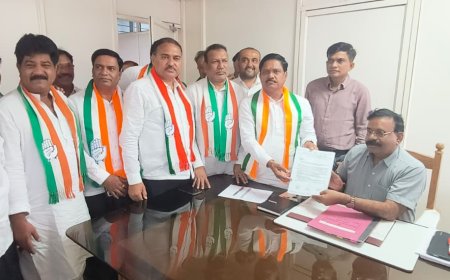 शेतकऱ्यांसाठी काँग्रेस रस्त्यावर, जिल्हाधिकारी कार्यालयासमोर केली निदर्शने...