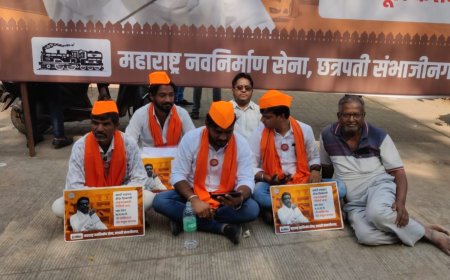 मनसे पार्कींगसाठी अक्रामक, मनपा समोर सुरू केले उपोषण...!