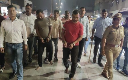 कोडीन सिरपच्या नशेची विक्री करणाऱ्या आरोपींची पोलिसांनी काढली धिंड...!