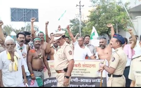 जिल्हाधिकारी यांच्या निवासस्थानासमोर शेतकऱ्यांनी केले अर्धनग्न आंदोलन...!