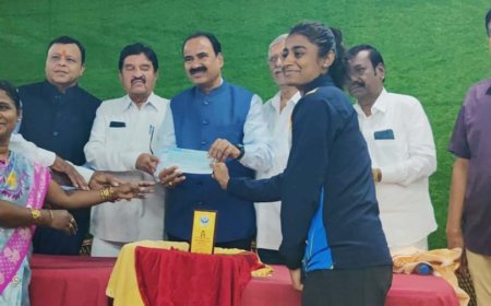 स्पर्धेच्या युगात गुणवंत खेळाडूंना पाठबळ देण्याची गरज - अधिष्ठाता डॉ.शिवाजी सुक्रे
