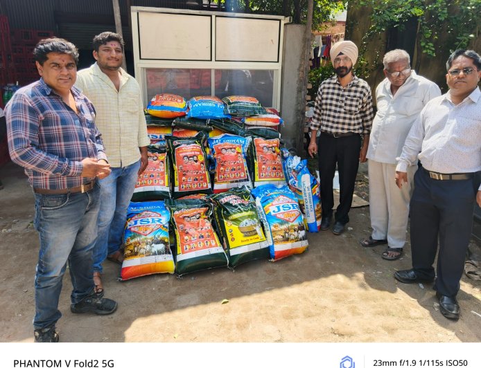 मनसैनिकांची पुरग्रस्त शेतकऱ्यांना मदत, जालना, बीड जिल्ह्यात पाठवली मदत...