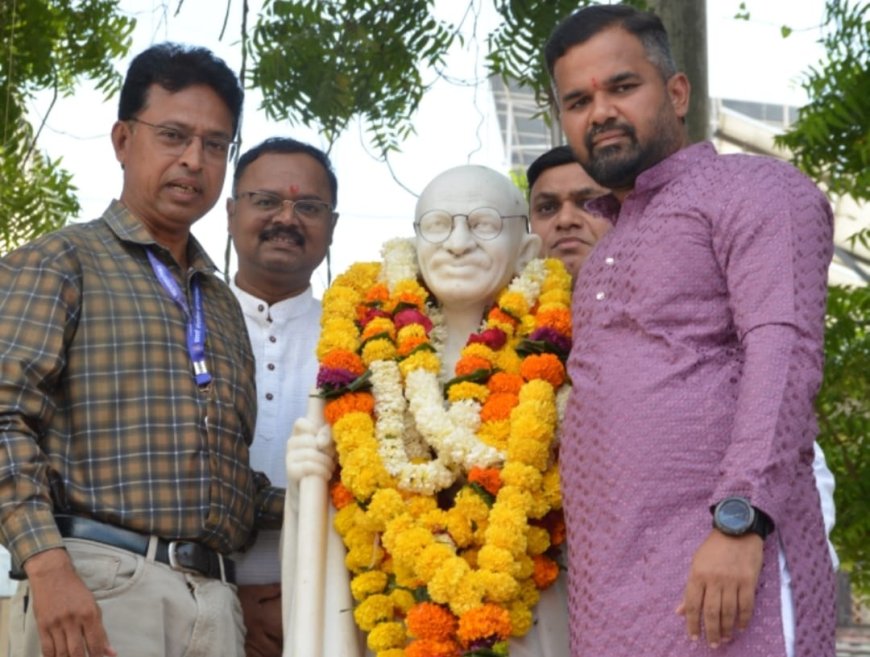 महात्मा गांधी व लाल बहादूर शास्त्री यांच्या जयंतीनिमित्त अभिवादन...