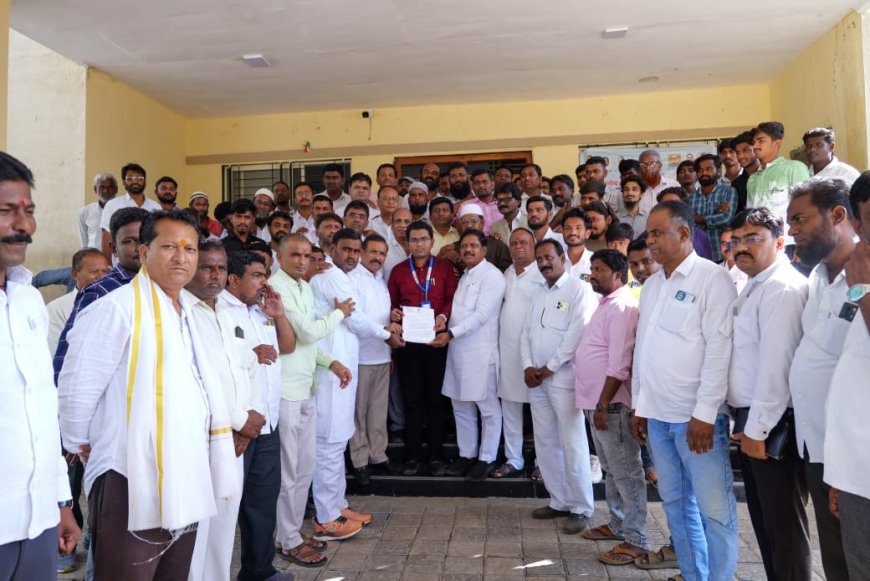 अंबड येथील गरजूंना घरकुलचा लाभ देण्यासाठी अतिक्रमणे नियमानुकुलची कार्यवाही करण्याचा मागणी...
