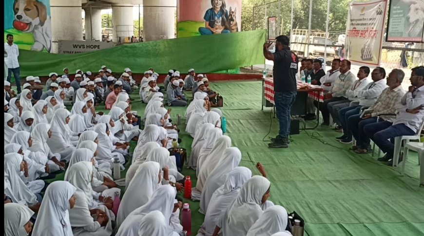 कुत्र्याच्या चाव्यामुळे चिमुकल्याच्या मृत्यूनंतर मनपाचे डोळे उघडले, शालेय विद्यार्थ्यांना रेबीजवर मार्गदर्शन
