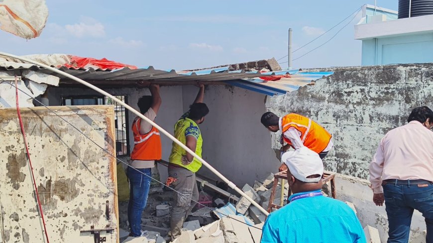 जिन्सी परिसरातील सार्वजनिक टेरेसवरचे अनधिकृत बांधकाम निष्काशित...