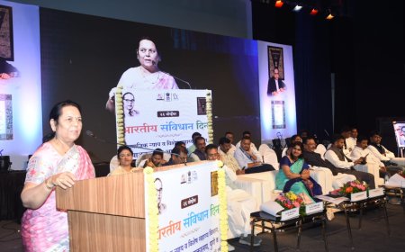 प्रत्येक घरात संविधान पोहोचवण्यासाठी संविधानाचे दूत व्हा - डॉ.निलम गो-हे