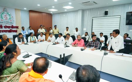 मतदार यादीत चुका, दुबार नावे, शिवसेना नेत्यांनी मनपा आयुक्तांची भेट घेऊन दिले निवेदन...