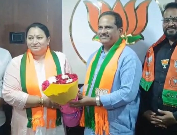 शहरात शिंदे सेनेला भाजपाचा दे धक्का, शिल्पारानी वाडकर यांचा भाजपात प्रवेश...