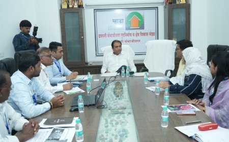 शहरामध्ये वर्किंग वुमेन्स होस्टेल व ओल्ड एज होम उभारण्याचा प्रस्ताव सादर करा - गृहनिर्माण राज्यमंत्री डॉ.पंकज भोयर