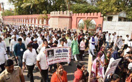 मालेगाव चिमुकलीच्या अत्याचार व हत्येप्रकरणी दोषीला फाशीच्या मागणीसाठी काढला भव्य आक्रोश मोर्चा...