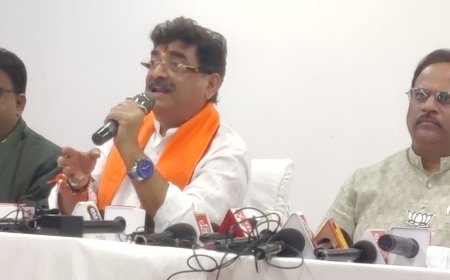 विकास आराखड्यात प्राचिन मंदीर बाधित करण्याचा प्रयत्न, अधिका-यांची चौकशी करण्याची संजय केनेकर यांची मागणी ...