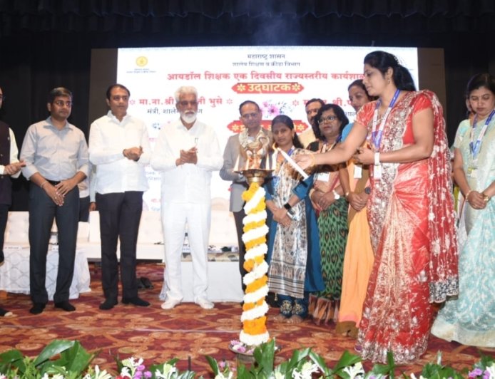 आयडॉल शिक्षक शाळेसोबत समाजातही मोठा बदल घडवून आणतील - शिक्षणमंत्री दादाजी भुसे