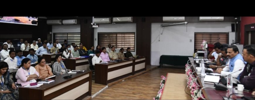 नव वर्षानिमित्त प्रत्येक कार्यालयाने संकल्प करा - जिल्हाधिकारी दिलीप स्वामी