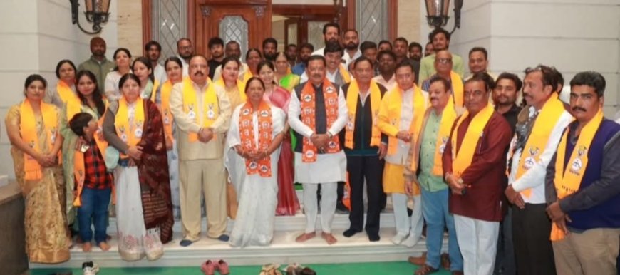 आंबेडकरी चळवळीतील नेते मिलिंद दाभाडे यांचा कार्यकर्त्यांसह शिवसेनेत प्रवेश...