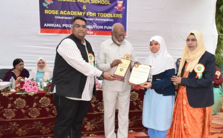 माॅडल इंग्लिश हायस्कूलमध्ये विद्यार्थ्यांना मान्यवरांच्या हस्ते बक्षिसांचे वितरण...
