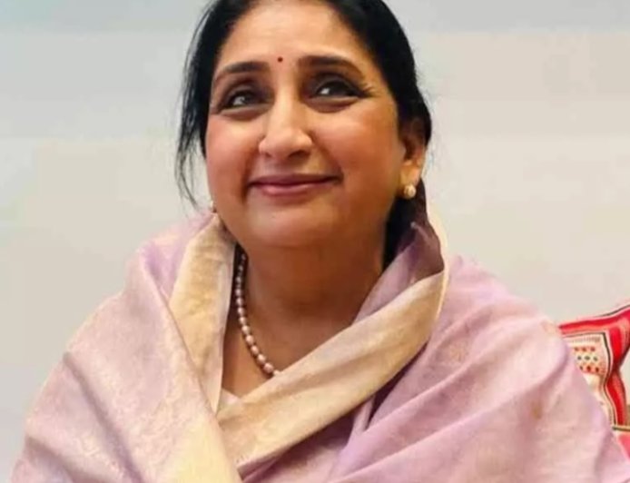 मोठी बातमी, सुनेत्रा पवार मुंबईकडे रवाना, उपमुख्यमंत्री पदाची शपथ घेणार...