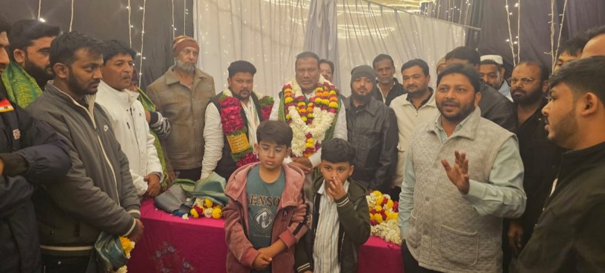 आलमगीर काॅलनीत काँग्रेसचे उमेदवार शेख सलिम युसुफ यांचे जंगी स्वागत...