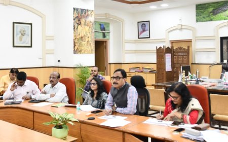 ग्रामीण आवास योजनेच्या उद्दीष्ट पूर्तीसाठी कामांना गती द्यावी - विभागीय आयुक्त जितेंद्र पापळकर