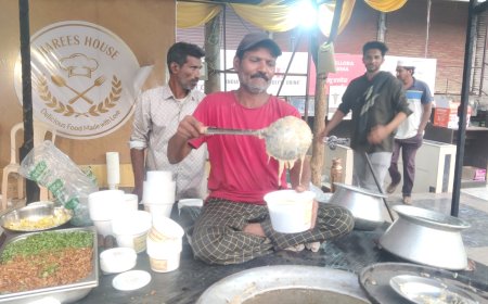 पवित्र रमजान महिन्याच्या पहिल्या रोजा इफ्तार खरेदीसाठी बाजारपेठेत गर्दी...