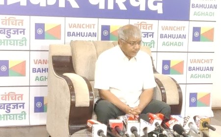 पंतप्रधान मोदींच्या राजीनाम्यासाठी वंचितचे मुंबईत धरणे आंदोलन - अॅड बाळासाहेब आंबेडकर