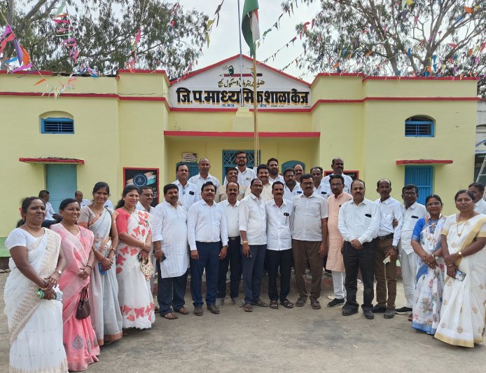 मी जिल्हा परिषद शाळा बोलतेय, वाचा मन सुन्न करणारा लेख...