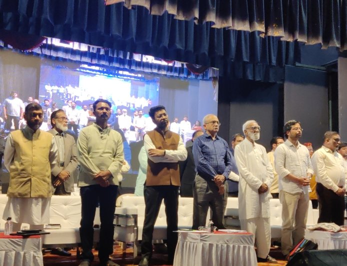 समाजात बदल घडवायचा असेल तर TROLL आर्मीच्या विरोधात TRUE आर्मी बनवा - एड प्रशांत भूषण