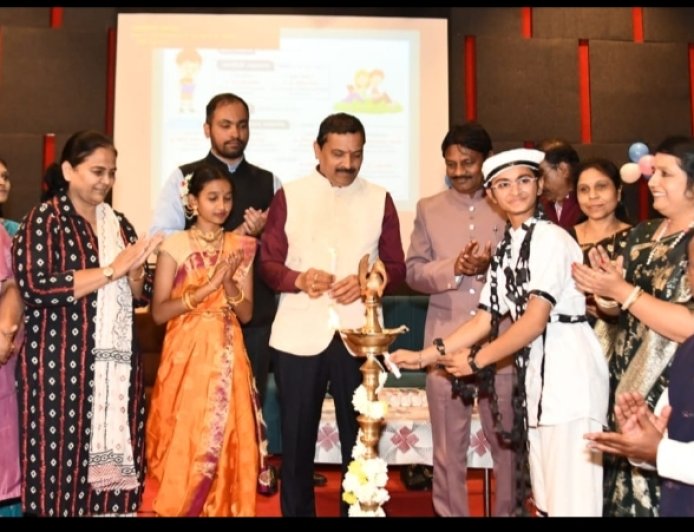 बालसाहित्याकडे द्या विशेष लक्ष, जिल्हाधिकारी यांची साहित्यिकांना साद...