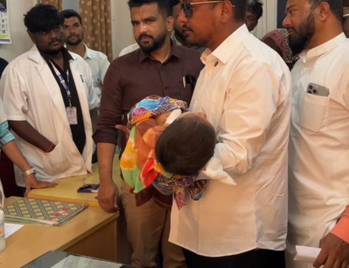 नारेगाव येथे मोकाट कुत्र्यांच्या टोळक्यांचा चिमूकलीवर हल्ला, एमआयएम अक्रामक