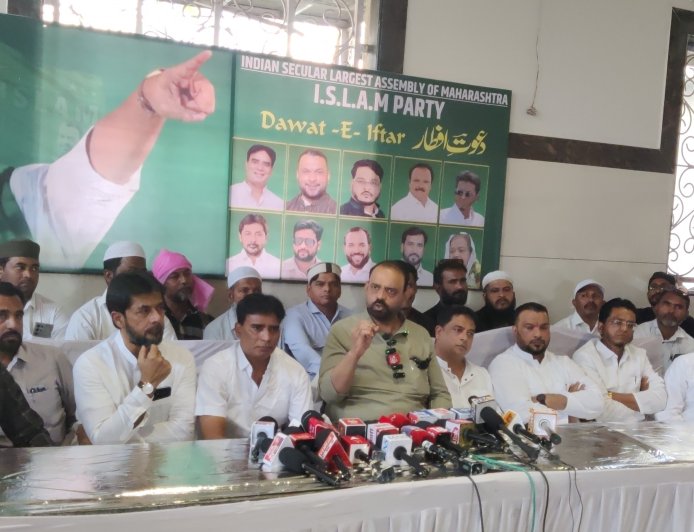 I.S.L.A.M.पक्षाची शहरात इंट्री, कोअर कमेटीची घोषणा, एमआयएमवर टिका, औरंगजेब कबरीवर भेट...