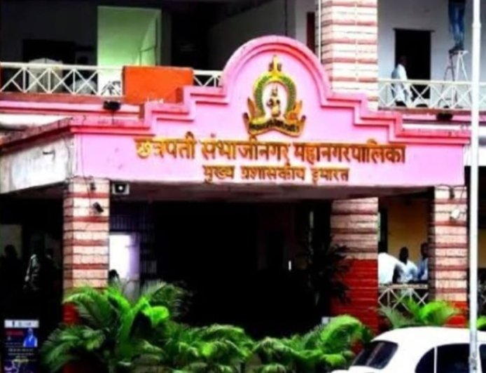 महापालिका निवडणुकीत गडबडीचा आरोप, ईव्हीएम जतन करून ठेवण्याचे खंडपीठाचे अंतरिम आदेश...