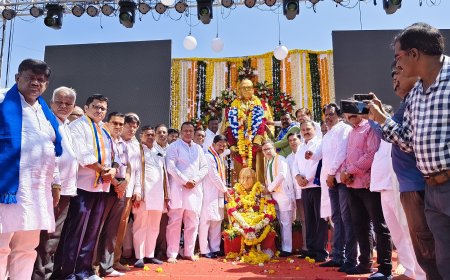 डॉ. बाबासाहेब आंबेडकर यांच्या जयंतीनिमित्त काँग्रेसचे अभिवादन