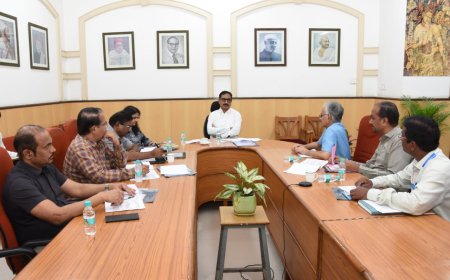 महसूल प्रबोधिनीचा विभागीय आयुक्तांकडून सविस्तर आढावा...