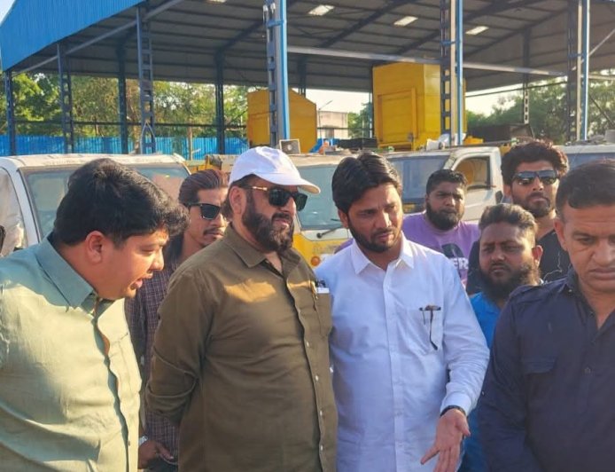 कंपनीकडून शहरात कचरा डंप करत असल्याचा आरोप करत एमआयएम अक्रामक, सिडको एन-12 येथे एमआयएमचा राडा...