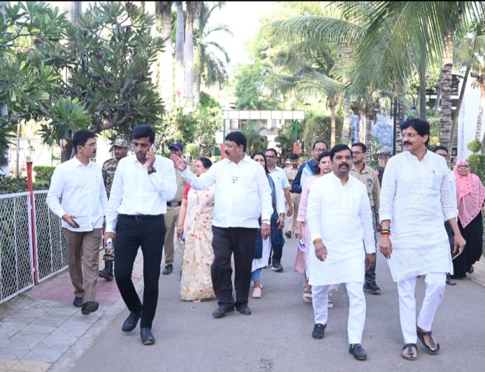 बीओटी तत्त्वावरील प्रकल्पाची कामे तातडीने पूर्ण करा...!