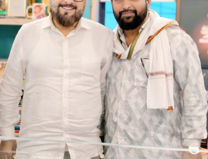 शहराध्यक्ष पदाच्या शर्यतीत शाकेर खान...!