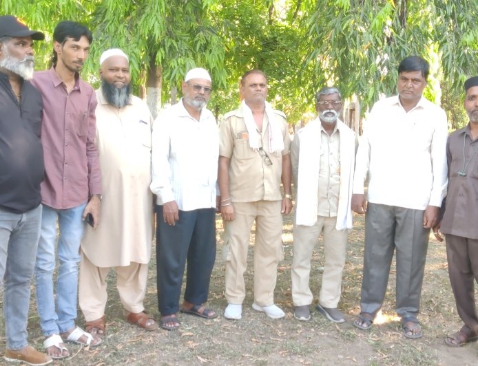 महापालिका पे एण्ड पार्कींग सुरू करत आहे मग स्मार्ट रिक्षा स्टँड का नाही...?