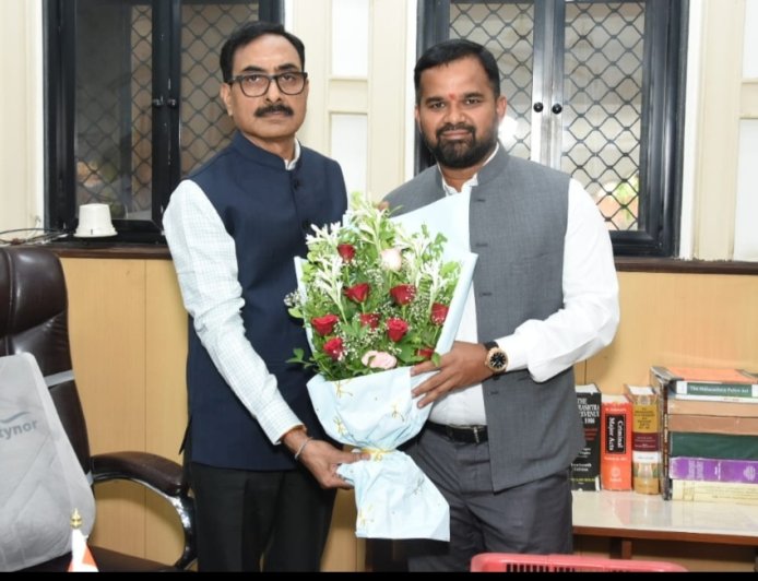 नूतन विभागीय आयुक्त जी.श्रीकांत यांनी पदभार स्वीकारला...