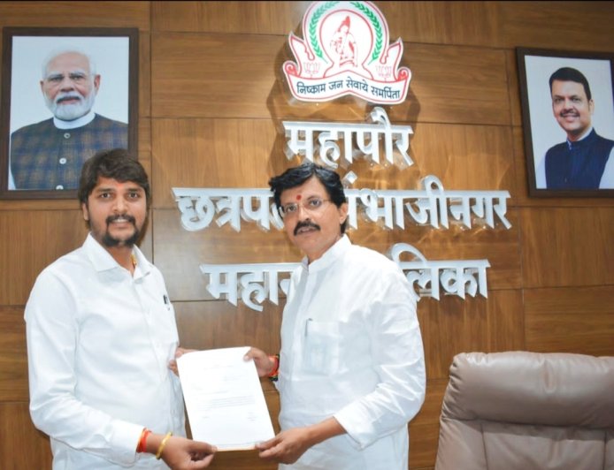 मराठी शाळांच्या विकासासाठी नगरसेवक पदाचे मानधन महापौरांना सुपूर्द, ॠषीकेश जैस्वाल यांचा निर्णय...