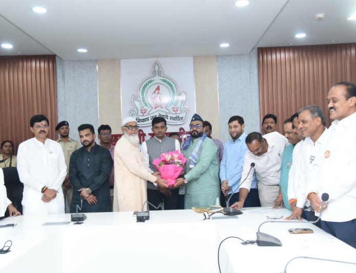 स्विकृत सदस्यांना प्रमाणपत्र वितरण, महापालिकेत गौरवपूर्ण कार्यक्रम...