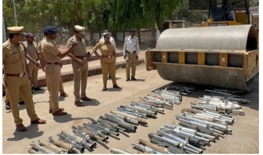 बुलेट मधून कर्णकर्कश आवाज करणा-या सायलेंसरचा पोलिसांनी केला चुराडा...!