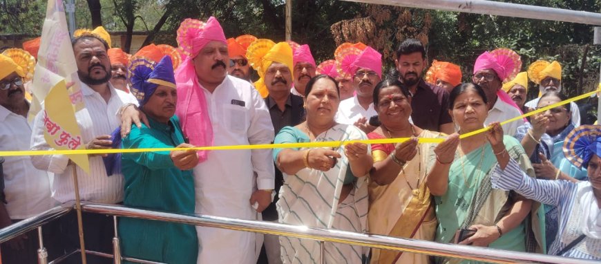 नंदनवन काॅलनीत महात्मा ज्योतिबा फुले यांच्या स्मृतीस्तंभाचे लोकार्पण...