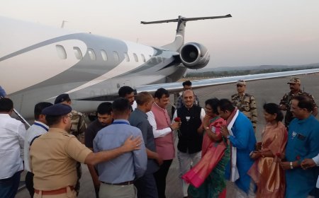 मुख्यमंत्री देवेंद्र फडणवीस यांचे शहरात आगमन व स्वागत...