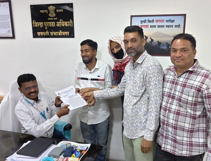 शहरातील हाॅकर्स व किरकोळ परवानाधारकांना राॅकेलचा पुरवठा करण्याची मागणी...!.